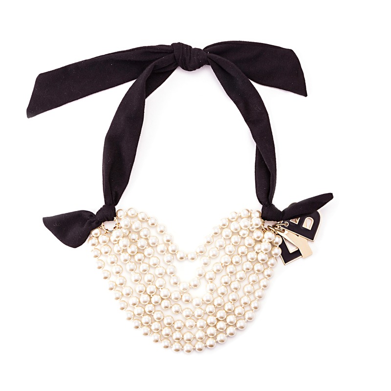 Collar de perlas. Bimba y Lola 2015.