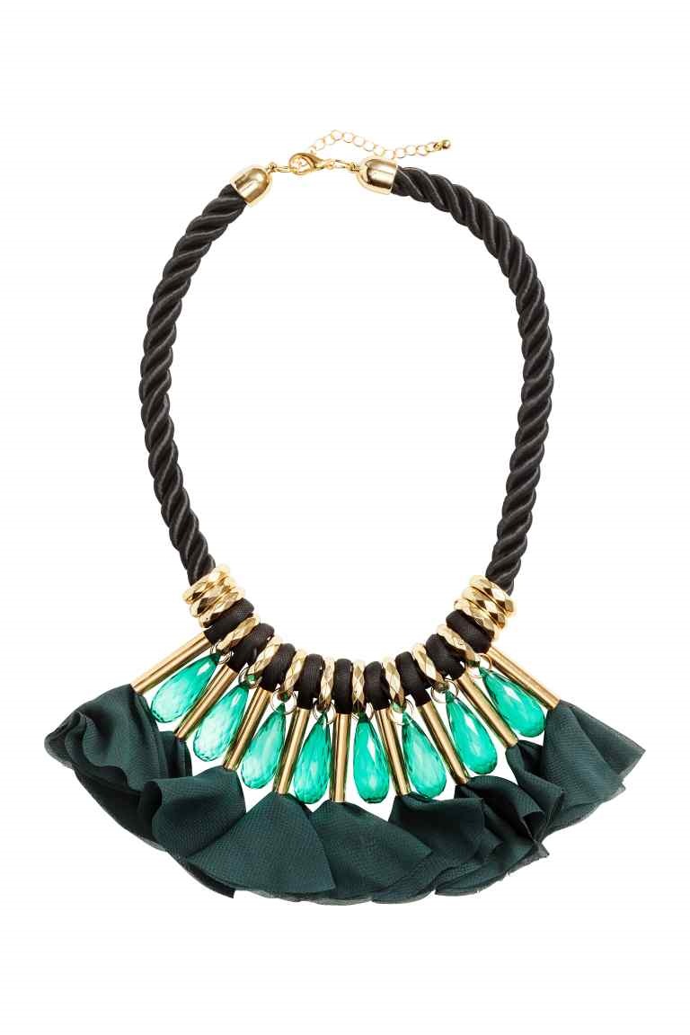 Collar corto. H&M. 2015