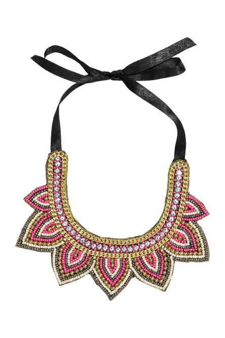  Collar estilo étnico. H&M. 2015.